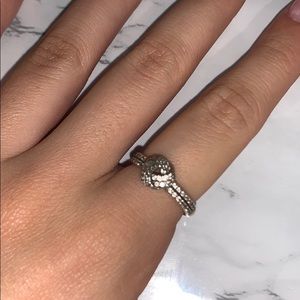 Love knot pandora ring